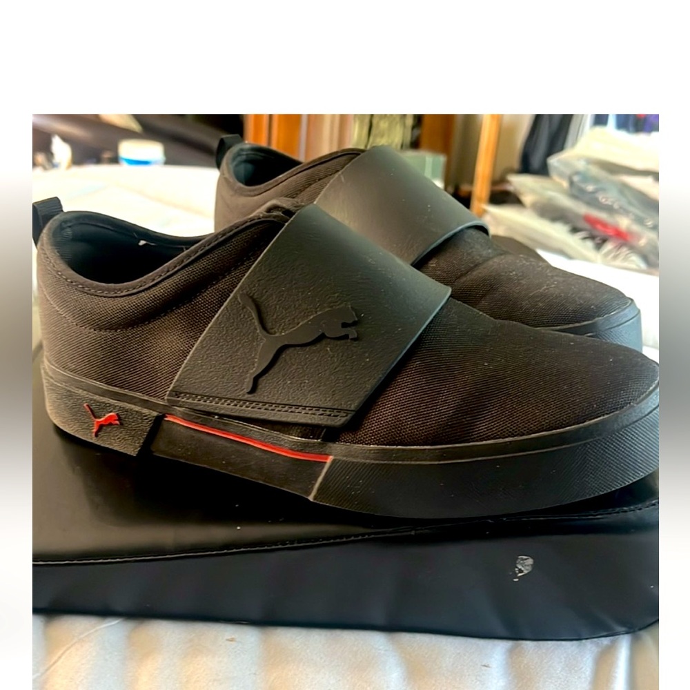 Mens stylish lowtop PONY sneakers; Sz 10